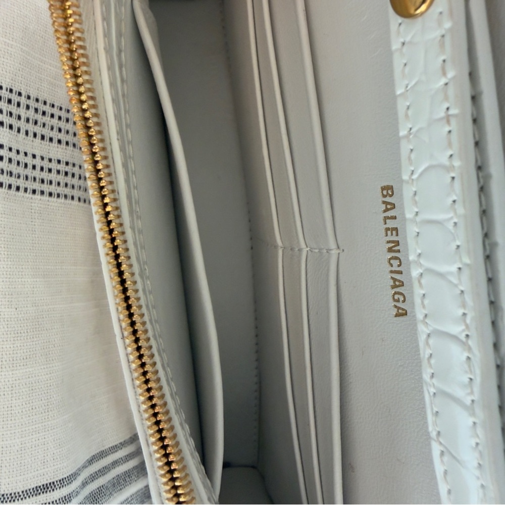 Balenciaga Hourglass Small Croc-Embossed bag - Picture 9 of 10